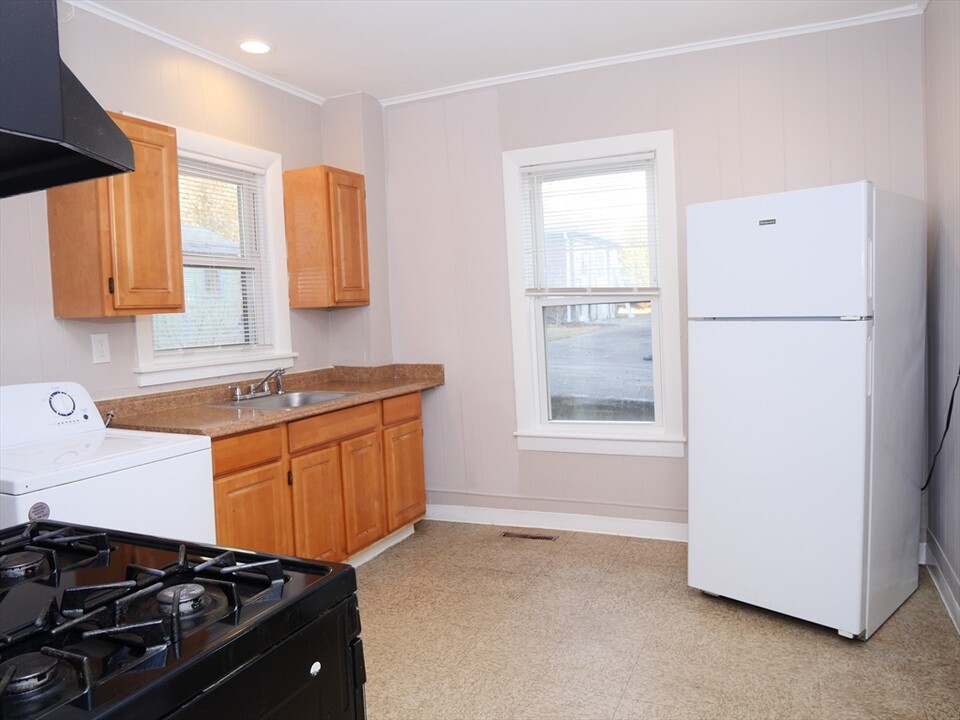 4 Summer St, Unit 1R in Boston, MA - Building Photo