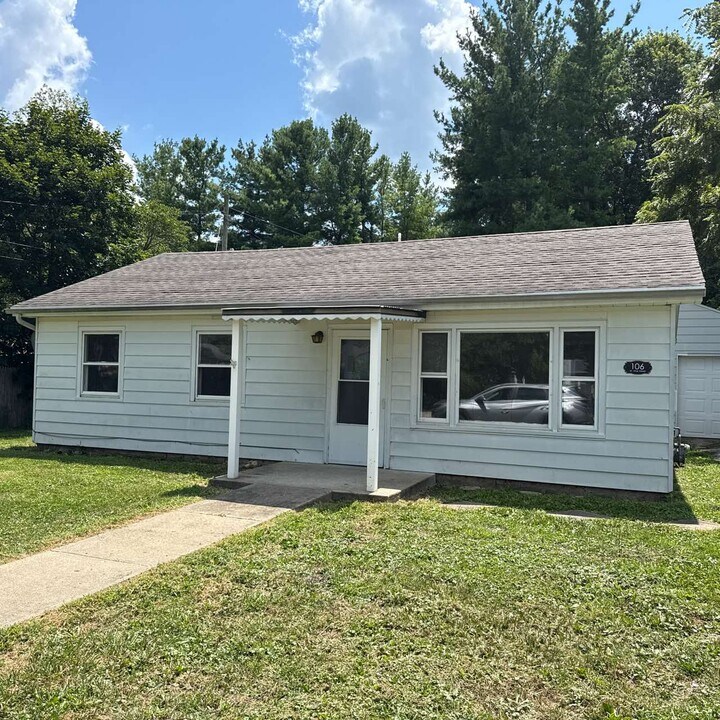 106 W Vine St in Oxford, IN - Building Photo
