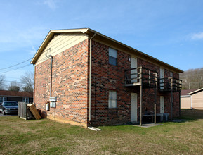 1330-1380 NW Village Oak Cir in Cleveland, TN - Building Photo - Building Photo