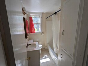 37 St Paul St in Montpelier, VT - Building Photo - Building Photo