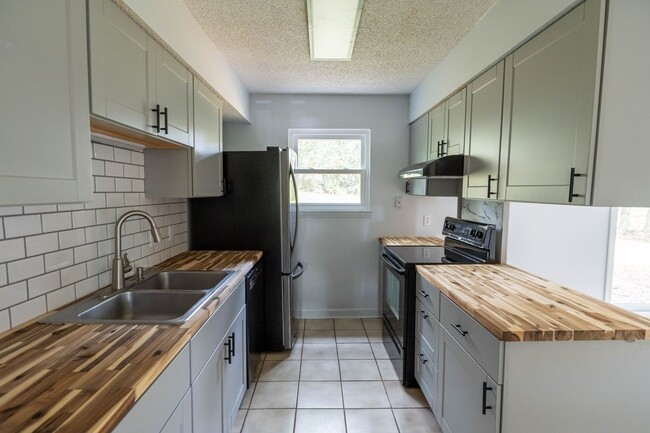 property at 5778 Split Oak Ln