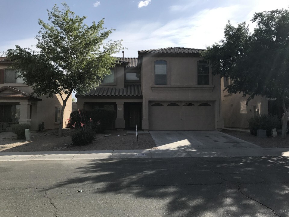 29252 N Rosewood Dr in San Tan Valley, AZ - Building Photo