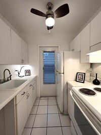 220 Meridian Ave, Unit 2 in Miami Beach, FL - Building Photo - Building Photo