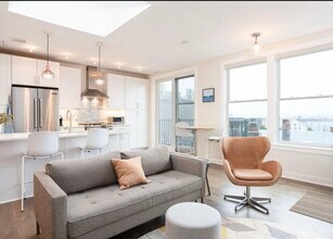 62 India St, Unit 405 in Portland, ME - Building Photo - Building Photo