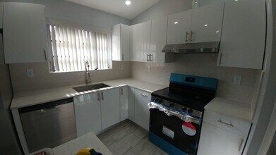 2239 Polk St in Hollywood, FL - Building Photo - Building Photo