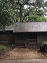 1501 Twin Lakes Cir in Tallahassee, FL - Building Photo