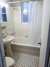 6930 N Greenview Ave-Unit -510 in Chicago, IL - Building Photo - Building Photo