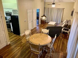 4276 Calinda Ln in Niceville, FL - Building Photo