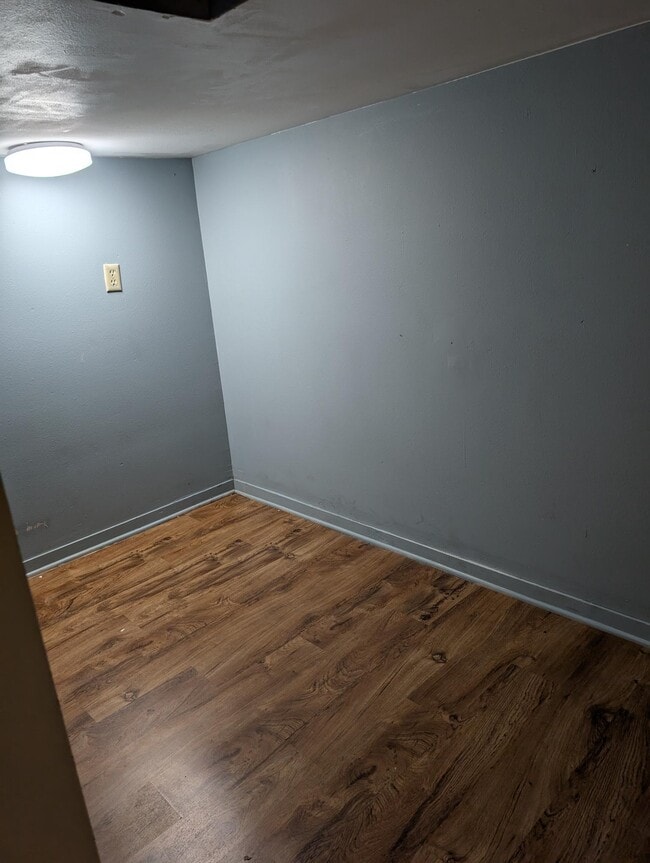 414 Becker Ave SW, Unit 414 Becker Ave 2