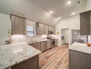 709 Nolan Dr in Sherman, TX - Building Photo - Building Photo