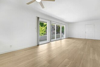 1975 S Beverly Glen Blvd, Unit 03 in Los Angeles, CA - Building Photo - Building Photo