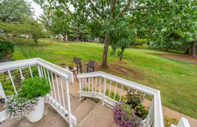 34 Fieldstone Rd in Bedminster, NJ - Building Photo - Building Photo