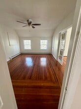 53 Locust St, Unit 2 in New Bedford, MA - Foto de edificio - Building Photo