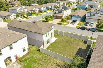 2742 Red Horse Dr in Kissimmee, FL - Building Photo - Building Photo