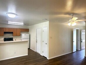 8510 Woodstone Dr in Austin, TX - Building Photo - Building Photo