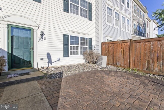 5089 Stapleton Terrace in Frederick, MD - Foto de edificio - Building Photo