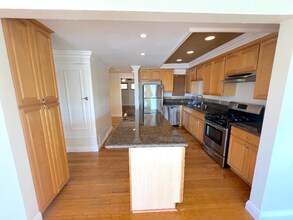 100 Cliff Dr in Laguna Beach, CA - Building Photo - Building Photo