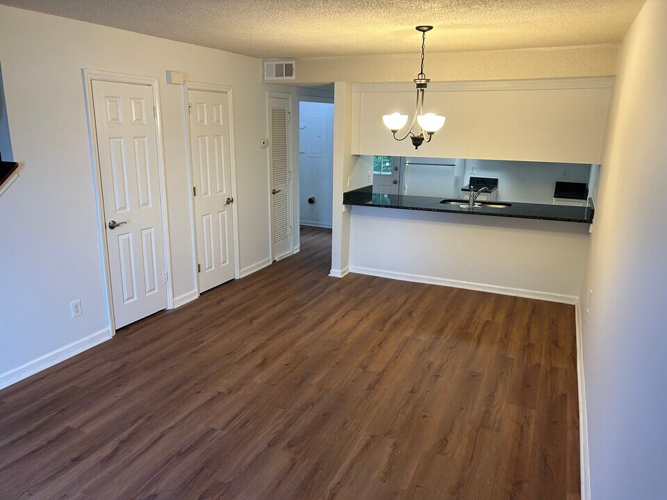 4026 Calvary Rd, Unit A in West Columbia, SC - Foto de edificio