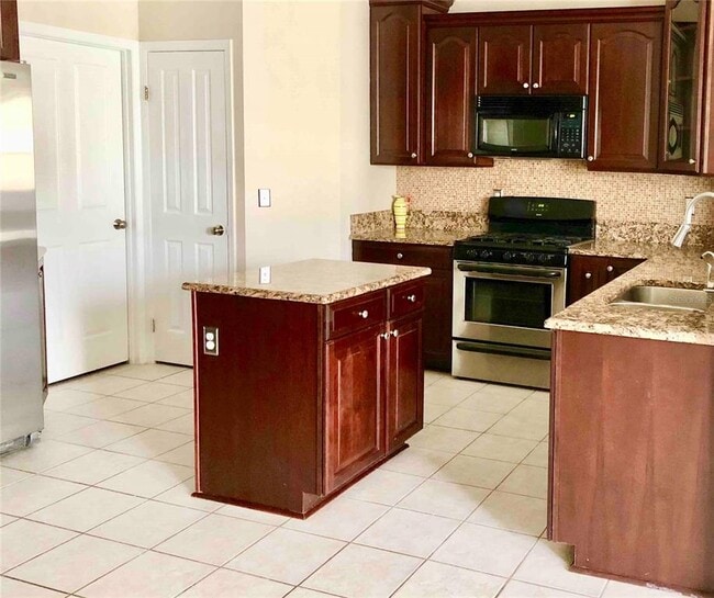12415 Seabrook Dr in Tampa, FL - Building Photo - Building Photo