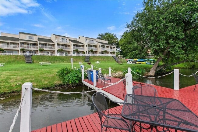 1818 S Lakeshore Blvd in Austin, TX - Building Photo - Building Photo