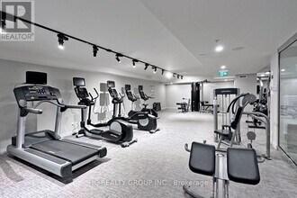 28 Wellesley St E in Toronto, ON - Building Photo - Building Photo