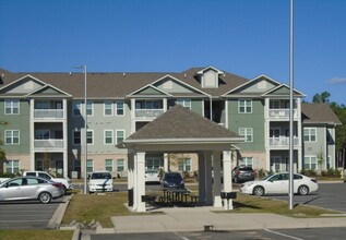 Abbington Oaks Apartments in Southport, NC - Building Photo - Building Photo