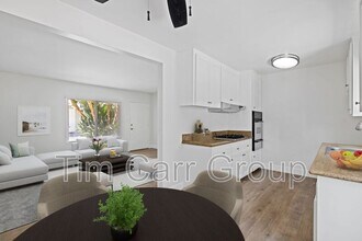 271 16th Pl in Costa Mesa, CA - Building Photo - Building Photo