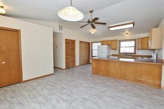 1020 S Hayes Ave in Emmett, ID - Building Photo - Building Photo