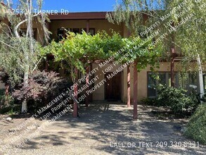 1253 W Turner Rd in Lodi, CA - Building Photo - Building Photo