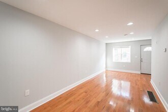 513 Wilder St in Philadelphia, PA - Building Photo - Building Photo
