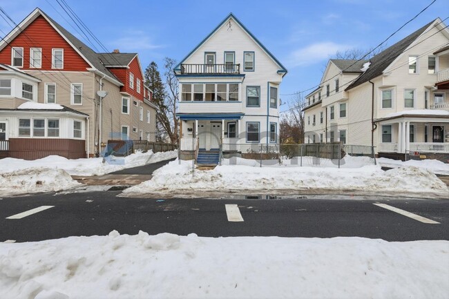 62 Rowe Ave in Hartford, CT - Building Photo - Building Photo