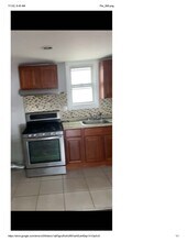 212 Port Ave, Unit First Floor Floor in Elizabeth, NJ - Foto de edificio - Building Photo