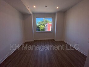 976 N 45th St in Philadelphia, PA - Building Photo - Building Photo