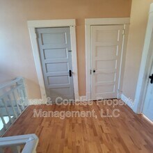 298 E Oregon Ave in Creswell, OR - Building Photo - Building Photo