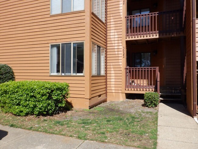 3022 Cape Henry Ct in Virginia Beach, VA - Building Photo - Building Photo