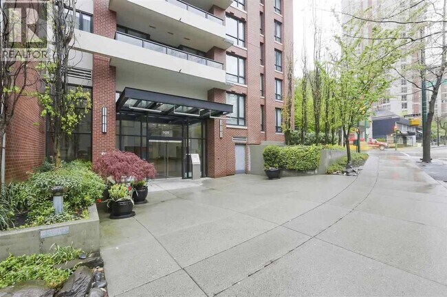 909 Mainland St in Vancouver, BC - Building Photo - Building Photo