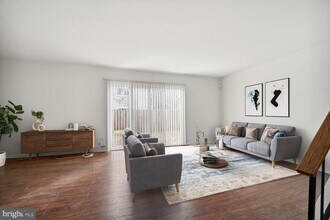 5490 Safe Harbor Ct in Fairfax, VA - Building Photo - Building Photo