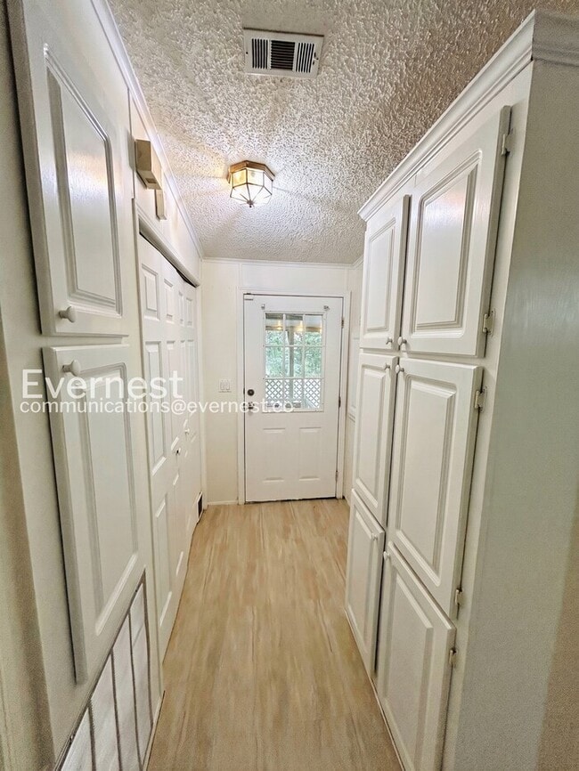 16028 Psenka St in Masaryktown, FL - Building Photo - Building Photo