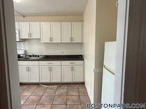 520 Cambridge St, Unit 4A in Boston, MA - Foto de edificio - Building Photo