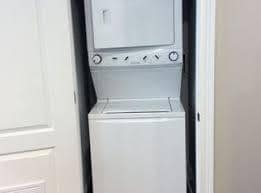 2500 Green Bay Rd, Unit 302 in Evanston, IL - Building Photo - Building Photo