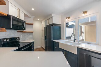 3288 Via Marin in San Diego, CA - Building Photo - Building Photo