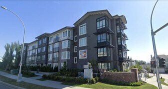 Gardner Apartments in Abbotsford, BC - Building Photo
