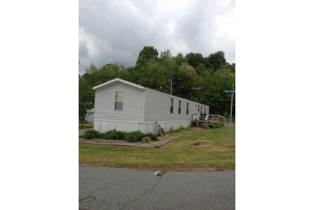 Bradford Crossing MHP in Morganton, NC - Building Photo - Building Photo