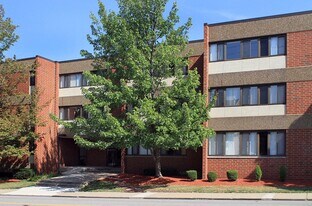 Bates Hill Apartments in Pittsburgh, PA - Building Photo
