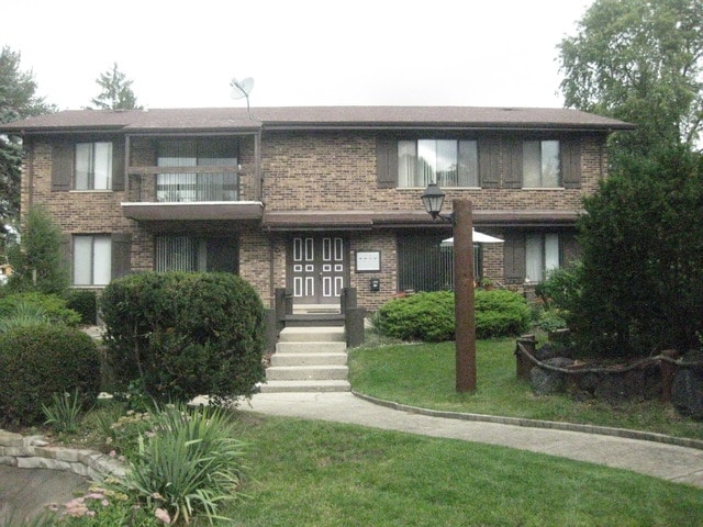 property at 626 S Cass Ave