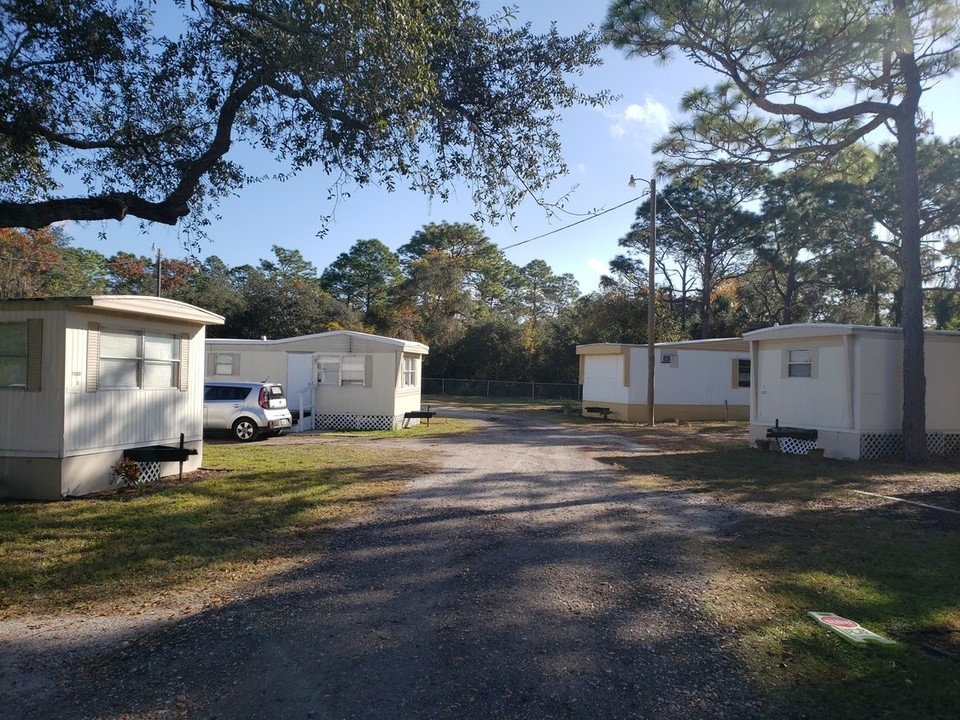 15514 Madeline Dr in Hudson, FL - Building Photo