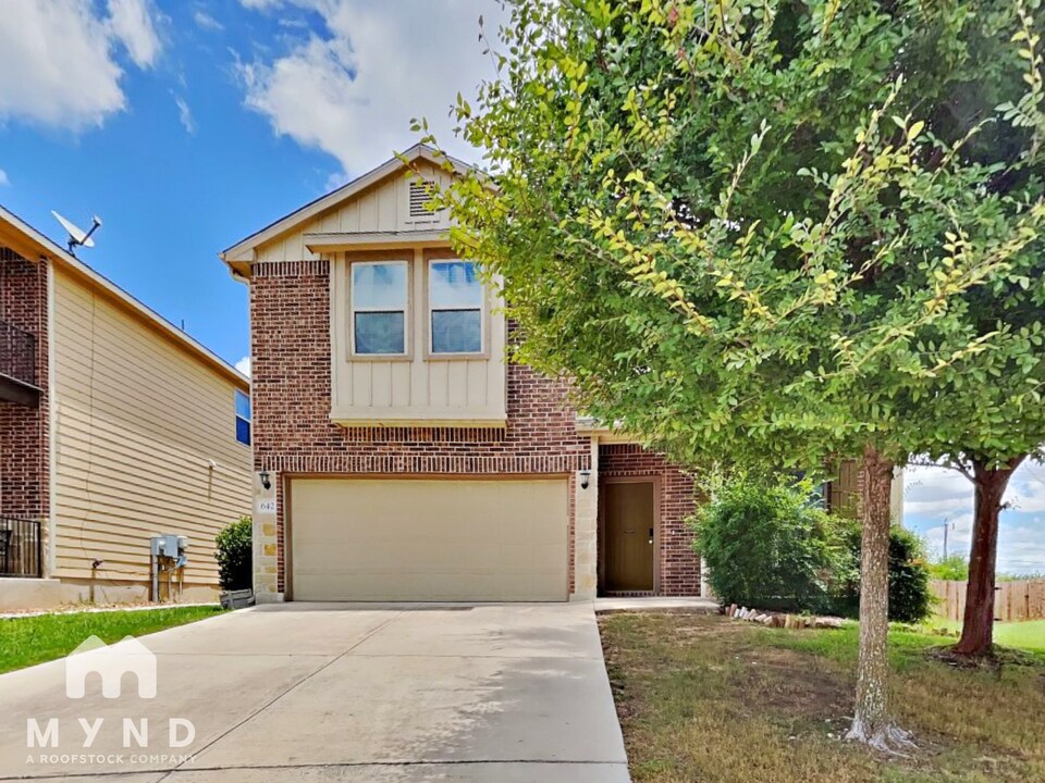 642 Fort Concho in San Antonio, TX - Building Photo