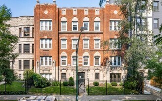 5710 N Winthrop Ave in Chicago, IL - Building Photo