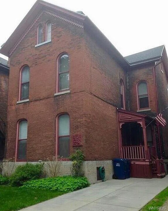 29 N Pearl St in Buffalo, NY - Building Photo