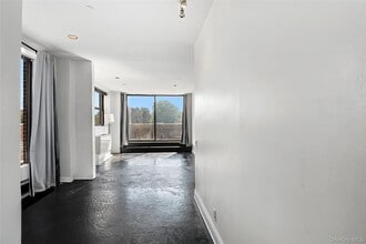 23 Water Grant St in Yonkers, NY - Building Photo - Building Photo